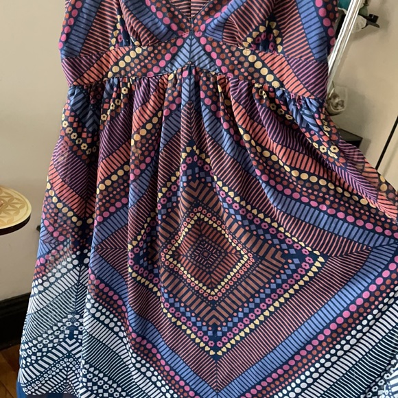 A&E Geometric Dress - Picture 2 of 2
